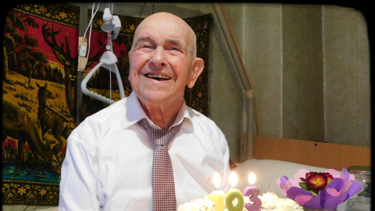 Първият председател на Етър почина на 103 години