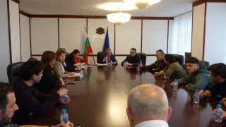 Министърът на културата Кръстю Кръстев е разговарял днес с представители