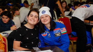Две деца искат реформи в образованието и България да остане на космическата карта
