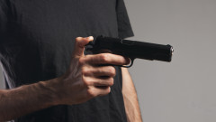 Мъж заплаши с пистолет кмета на Ветово