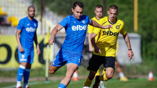 Спартак Плевен срази с 3 0 Спортист Своге в среща от