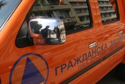 Десетки автомобили блокирани край къмпингите в Шкорпиловци