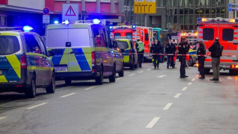 Мъж с нож нападна и рани няколко души във Франкфурт,