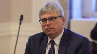 Националната здравноосигурителна каса НЗОК се източва и парите за здраве