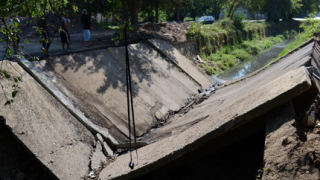 Намалиха налягането на газопровода в Ботевград заради паднал мост