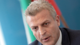 Няма риск пациентите да останат без достъп до лекарства, уверява Москов