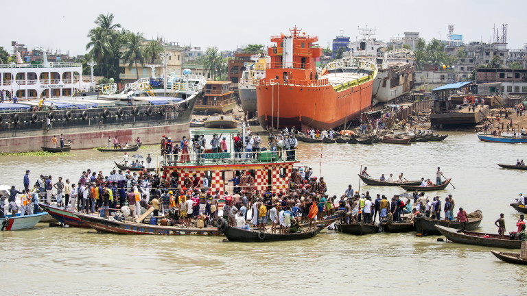 30 жертви при корабокрушение в Бангладеш