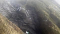 Откриха останките на изчезналия самолет в Непал
