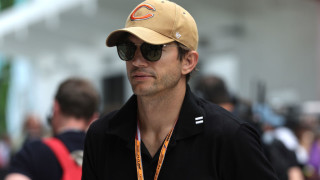 Есента на 2022 г ще бъде по различна за Аштън Кътчър