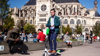 Париж погва електрическите скутери