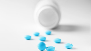 В дрехите на българския боксьор Боби Станчов който почина мистериозно