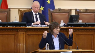 Кирил Петков към Нинова: БСП гласува с дявола за 15 депутати