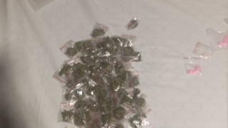 Арестуваха 20 годишен мъж с няколко вида наркотици в кв Студентски