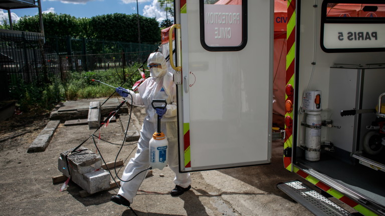 Епидемиолози: Карантината спаси живота на 61 000 във Франция