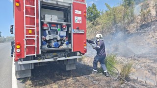 Сухи треви са горели при дупнишкото сeло Баланово късно в