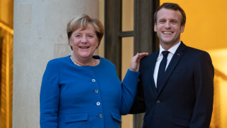 Френският президент Еманюел Макрон се среща с германския канцлер Ангела
