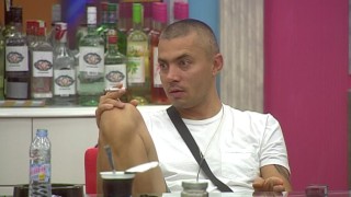 Отношенията между бившите гаджета Дани Петканов и Алекс Богданска преминаха