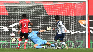 Корейската звезда Хюн Мин Сон отбеляза четири гола при победата на