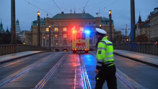 Няколко души бяха убити а десетки ранени при стрелба близо