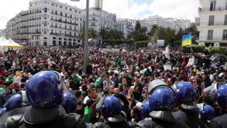 Алжир с нов президент за пръв път от 20 години