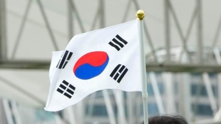 Външното министерство на Южна Корея обяви днес срещу две лица
