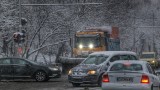 Автобус с пътници се удари в спрял автомобил на пътя Разград- Попово
