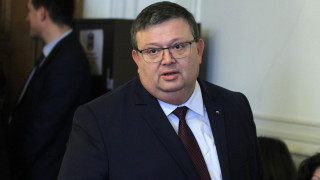 За атентата в "Сарафово" прокуратурата не може да обвини "Хизбула", обяснява Цацаров