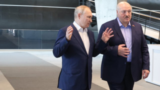 Беларуският президент Александър Лукашенко замина на посещение в Русия където