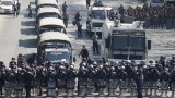  Полицията в Мианмар употребява водни оръдия, гумени и бойни патрони по протестиращите 