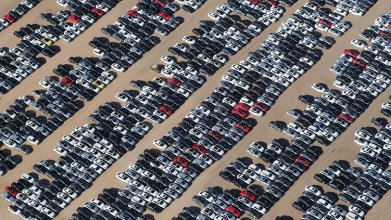 300 000 коли чакат съдбата си в "гробищата" на Volkswagen