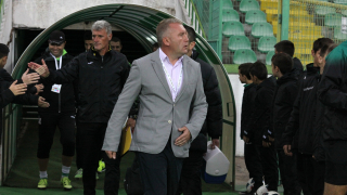 Шефовете на Ботев решиха: Подкрепа за треньора и наказание за "бездушните" футболисти 