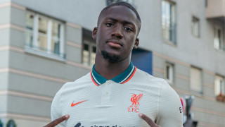 Барселона скоро ще бъде изправена пред необходимостта да подсили центъра