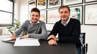 Защитникът Рафаел Герейро подписа нов договор с Борусия Дортмунд Португалският