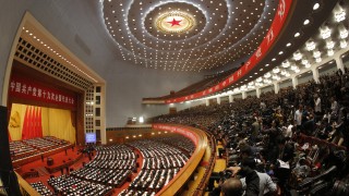 Китай наказа близо 37 000 чиновници заради корупция