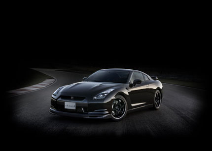 Nissan пуска пистов GT-R