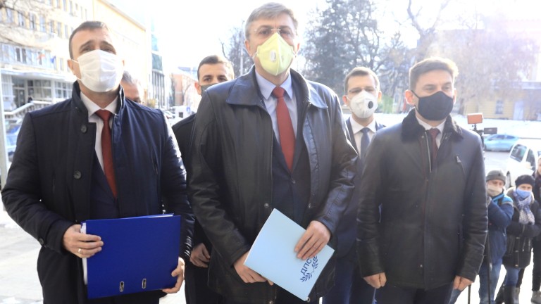 И Движението за права и свободи подаде документи в Централната