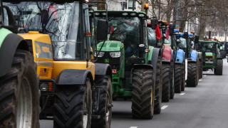 Френски фермери повредиха хранителните продукти идващи с камиони извън Франция