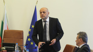 Вицепремиерът Томислав Дончев подхваща хуманизацията на административното обслужване Сменяме подхода