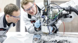Porsche инвестира $24 милиона в екологично чисти горива
