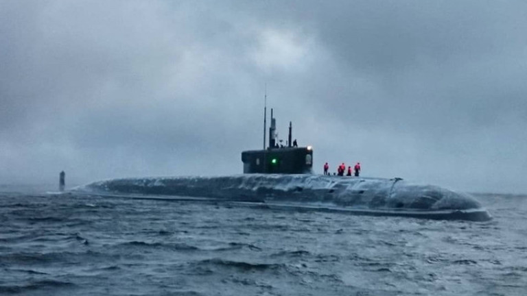 Стратегическата руска подводница Княз Владимир отплава за контролни тестове, преди