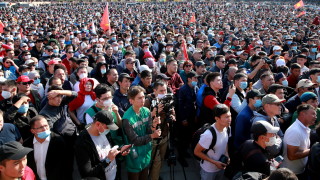 В киргизката столица Бишкек избухнаха сблъсъци след като демонстранти ядосани