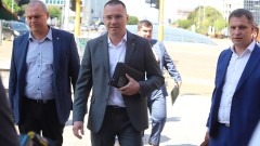 ВМРО иска от Радев да наложи вето на "интимната връзка"