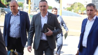 ВМРО поиска от президента Румен Радев да наложи вето над