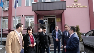 Борисов да не си мие ръцете със служебния финансов министър, настоя Нинова