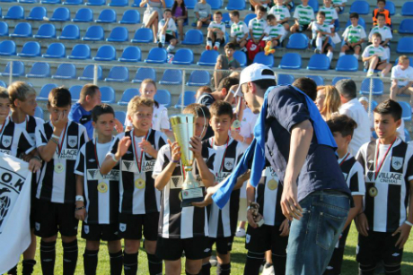 Бербо награди гръцки деца