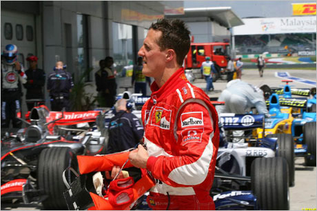 Михаел Шумахер продължава договора си с Ферари?