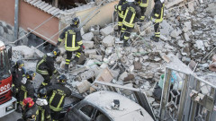 Две сгради рухнаха след взрив в Марсилия
