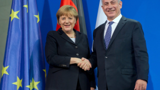 Меркел обсъжда мирния процес с палестинците в Израел 