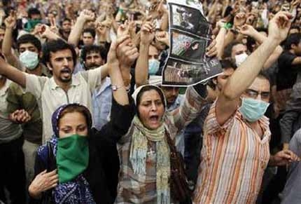 Сблъсъци в Техеран след победата на Ахмадинеджад