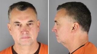 Заподозреният за е отишъл с кола до жилищата на най малко